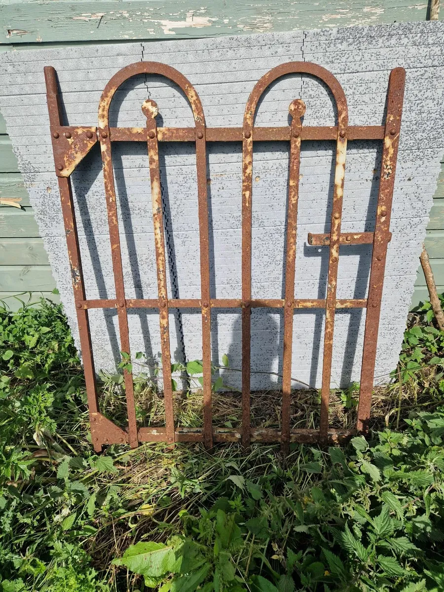 Entrance gate - Image 2