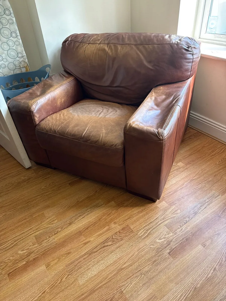 Leather (Italian) arm chair - Image 2