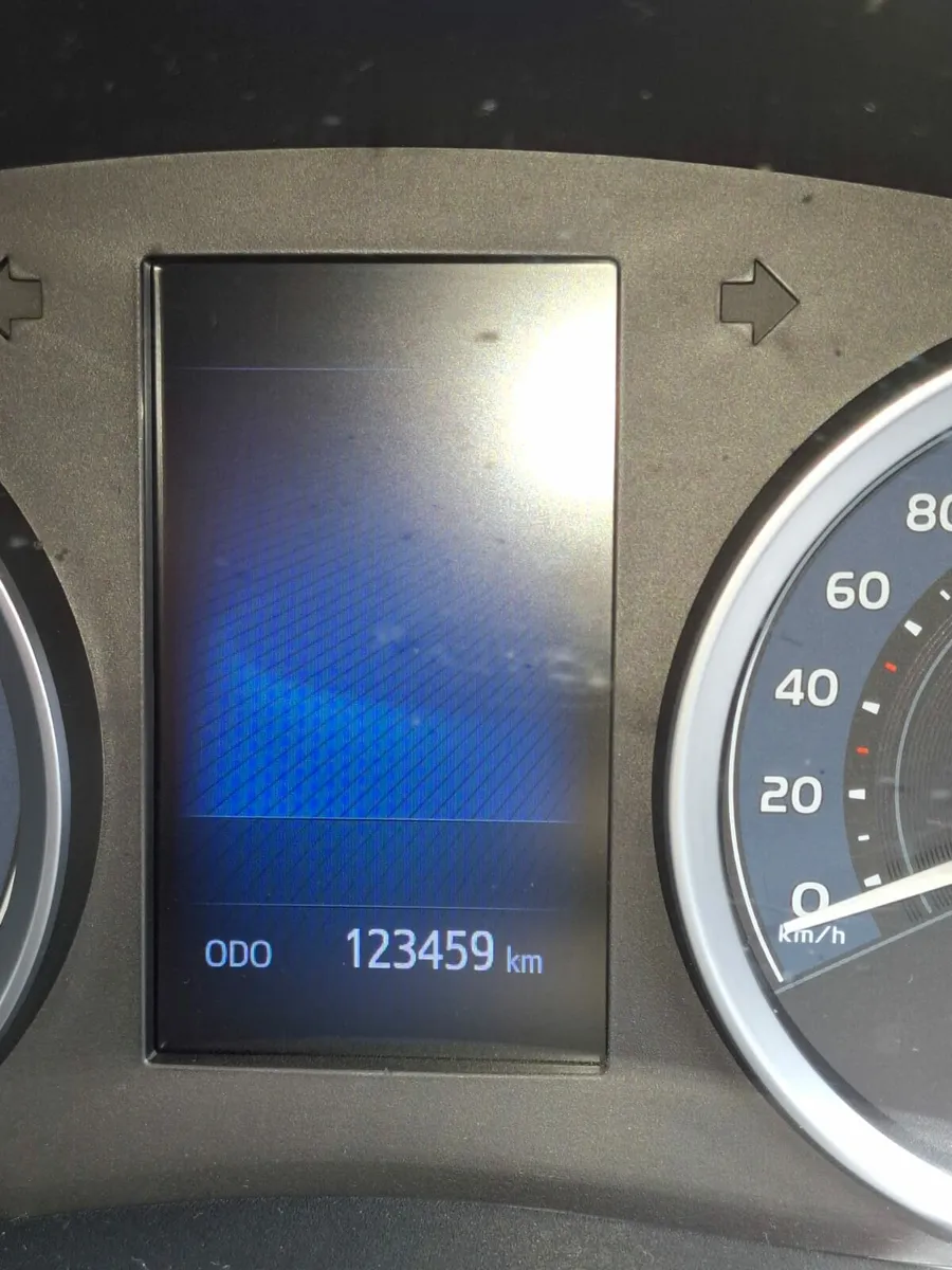 Toyota corolla - Image 3