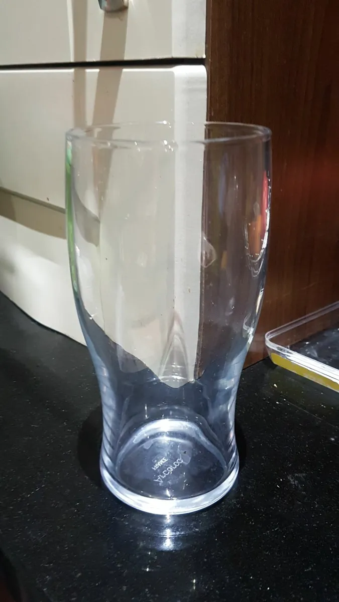 pint glasses never used 6 euro each - Image 3