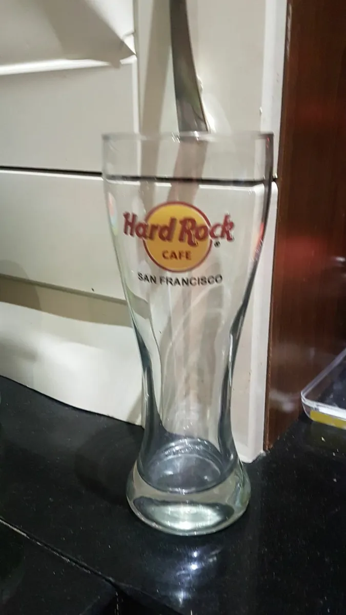 pint glasses never used 6 euro each - Image 2