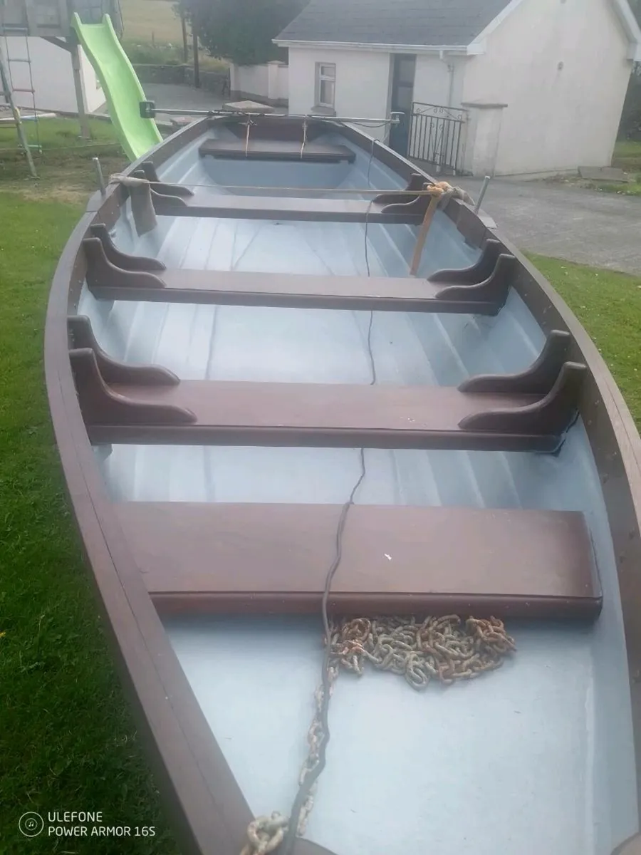 17' lake boat - Image 2
