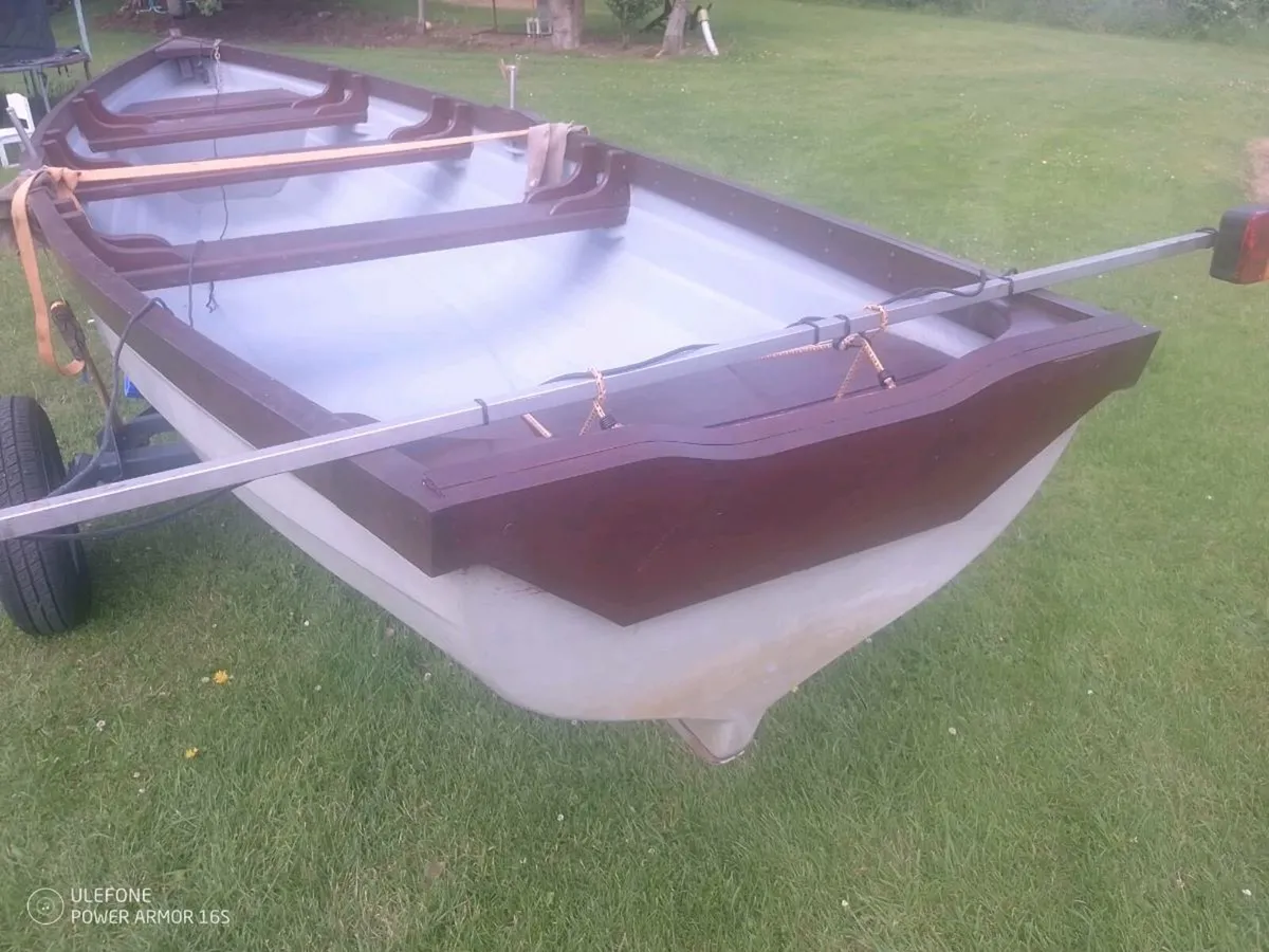 17' lake boat - Image 3