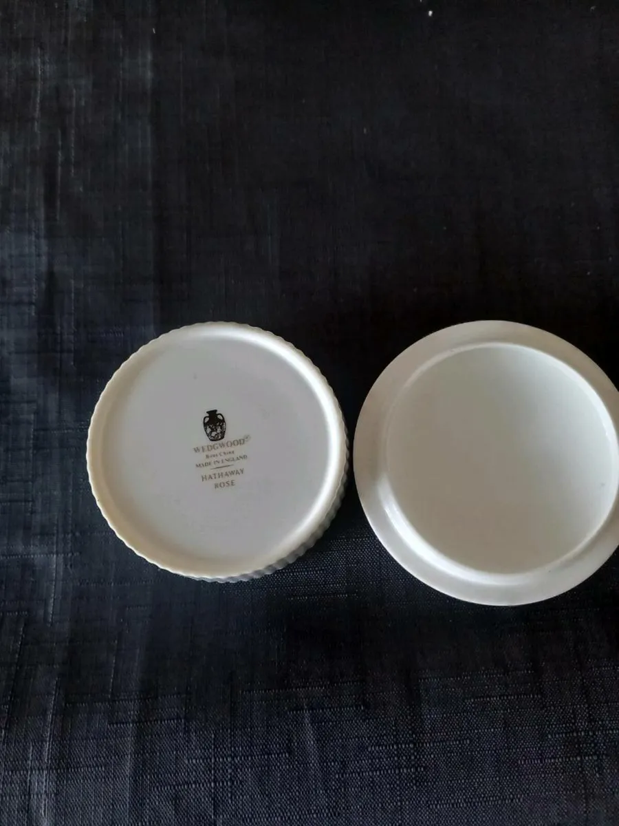 Small Wedgwood Trinket Pot - Image 3