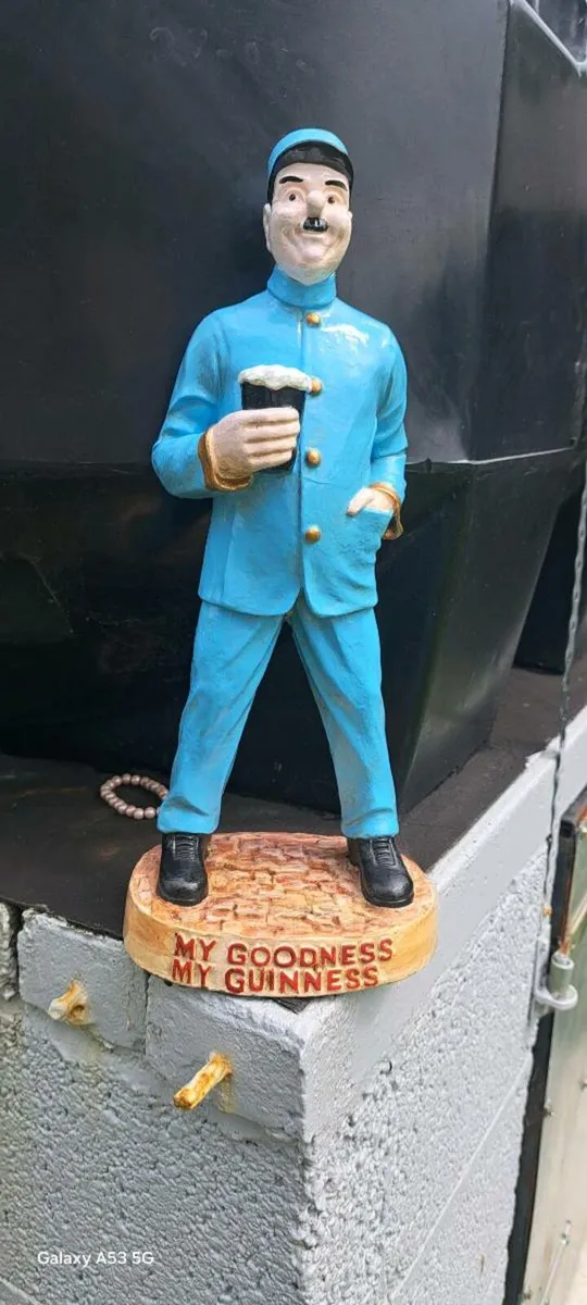 Large Guinness  zoo  keeper