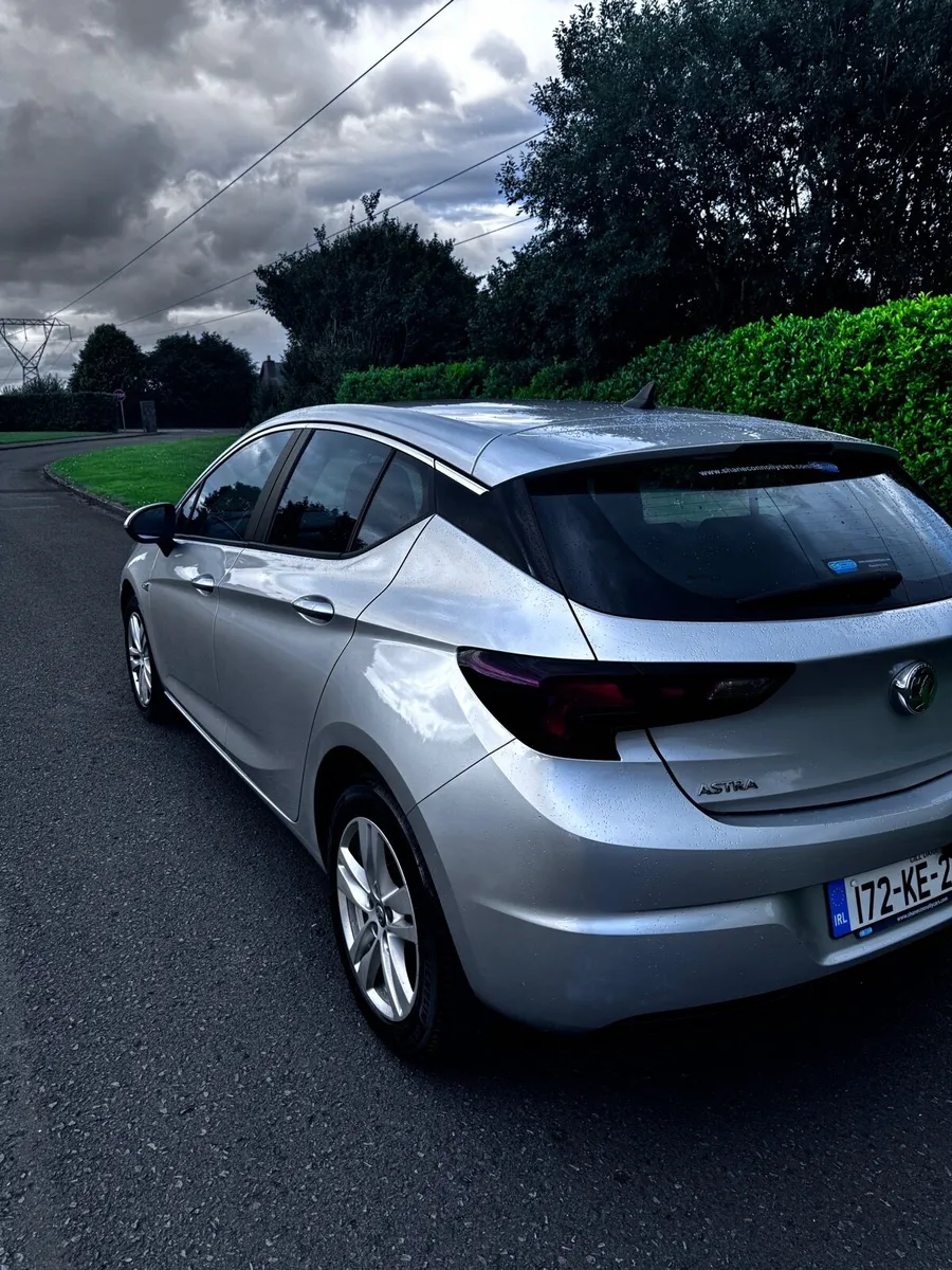 Car - Image 3