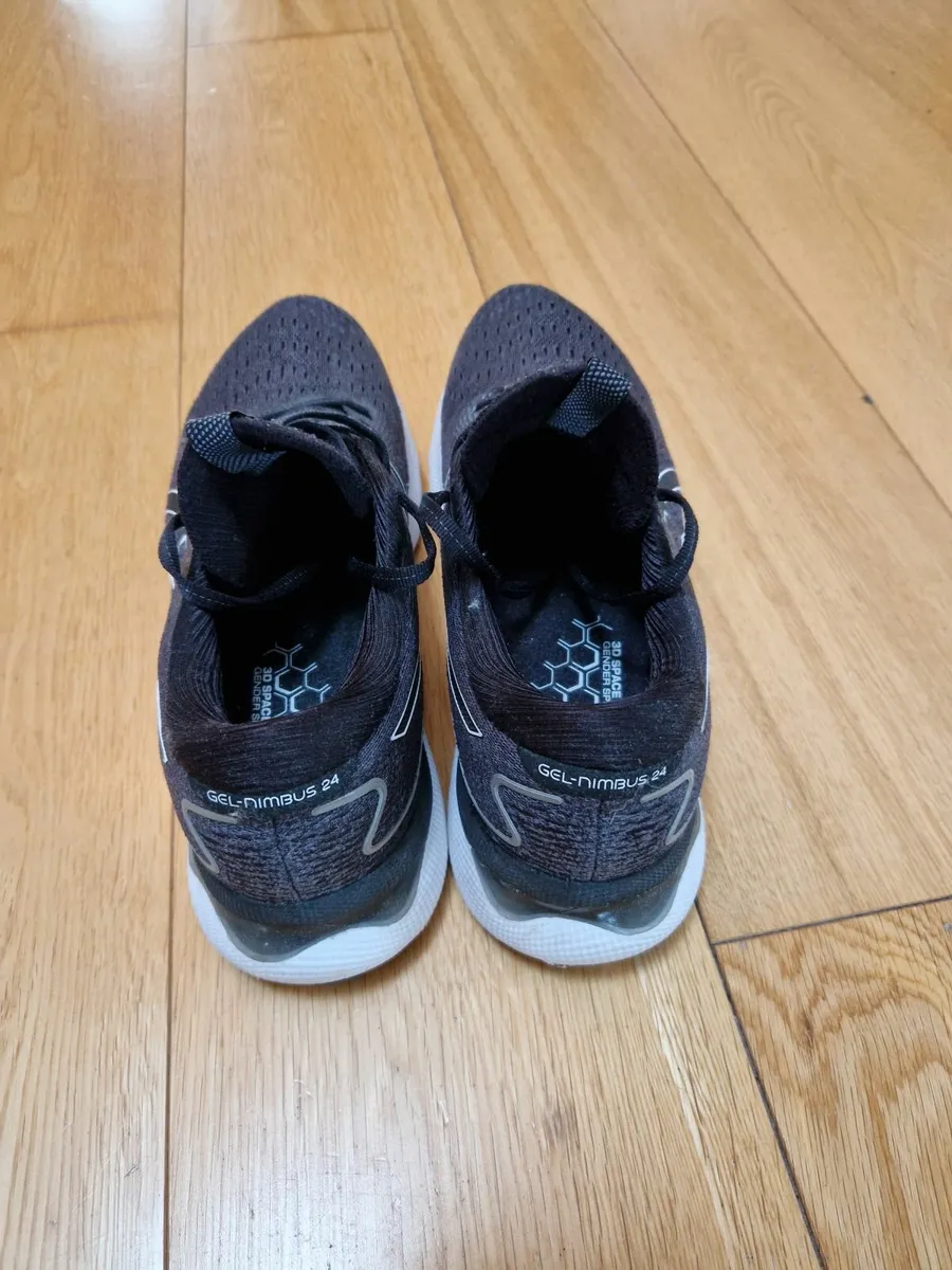 Asics gel nimbus size 8 as new - Image 2