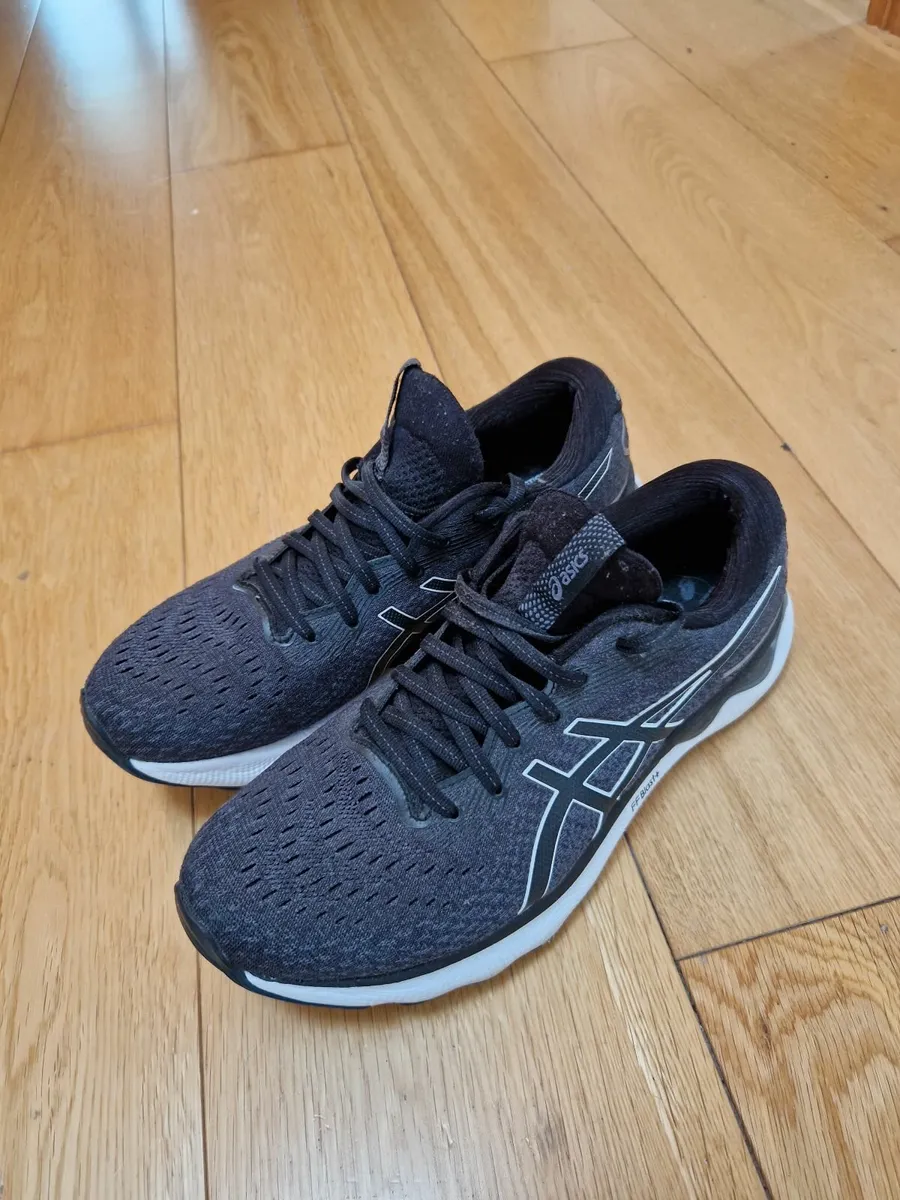 Asics gel nimbus size 8 as new - Image 3
