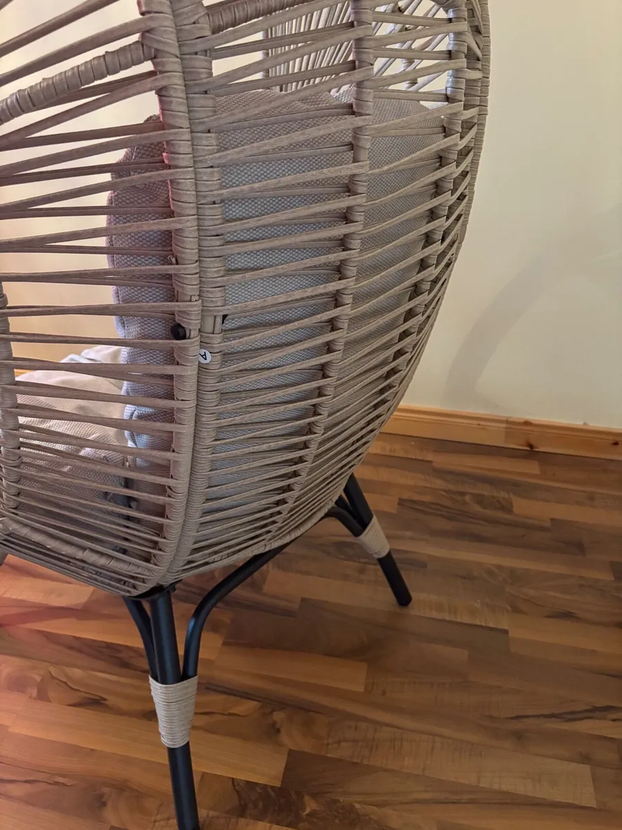 Free Standing Egg Chair - Image 3