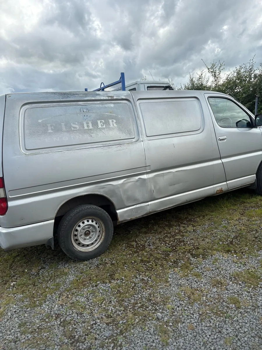Toyota hiace - Image 4