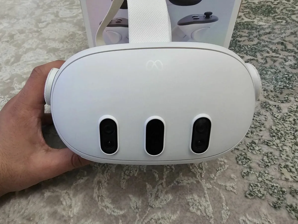 Meta Quest 3 512GB Virtual Reality Bundle - Image 4