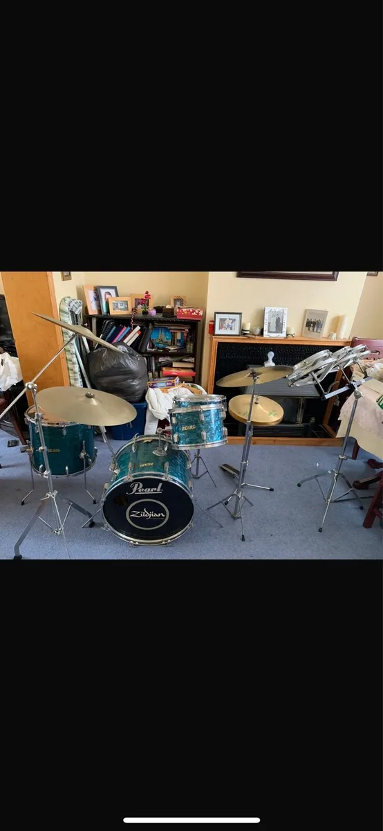 Vintage 80s Pearl Drum Kit - Image 1