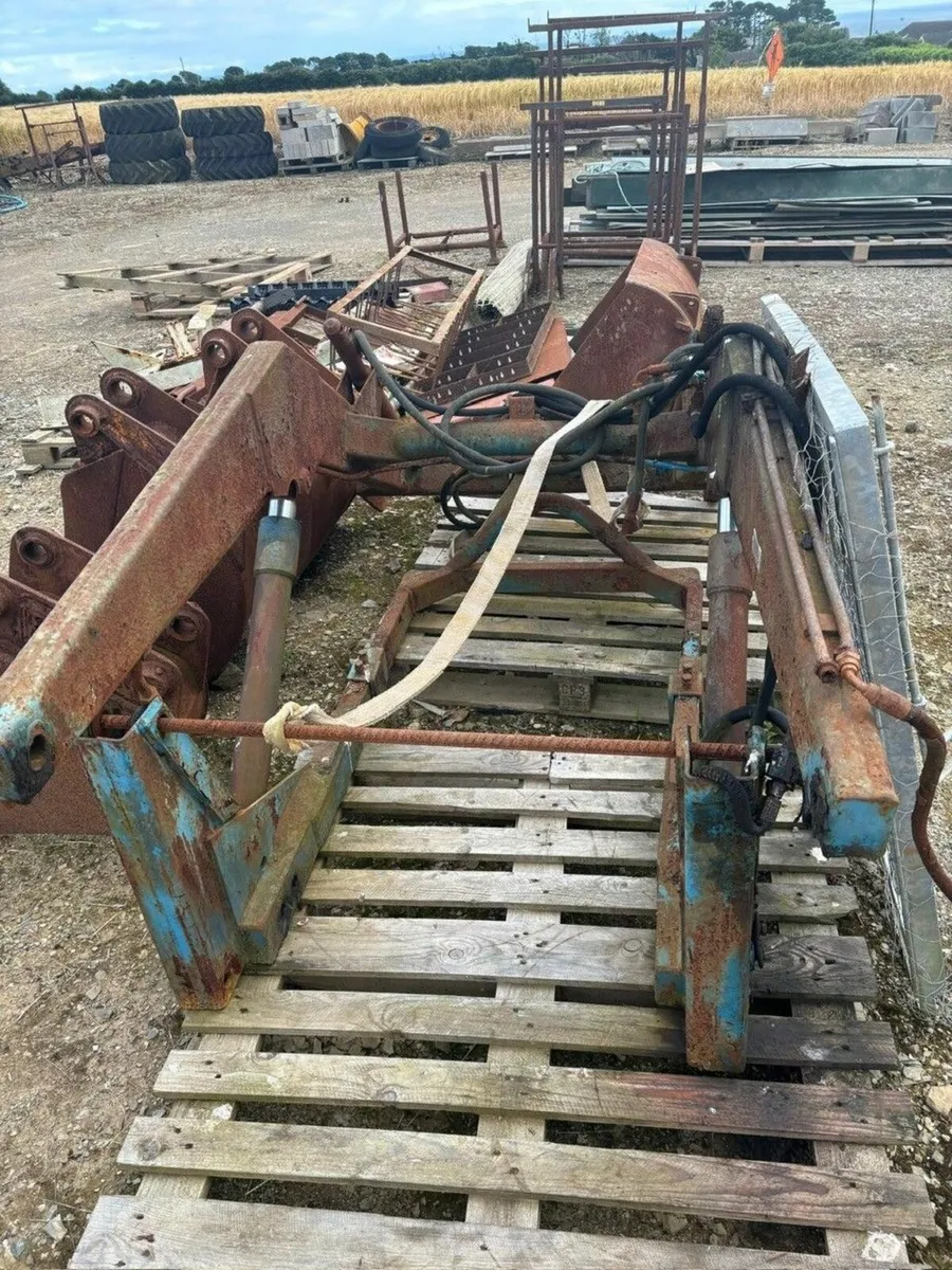 Tractor Loader