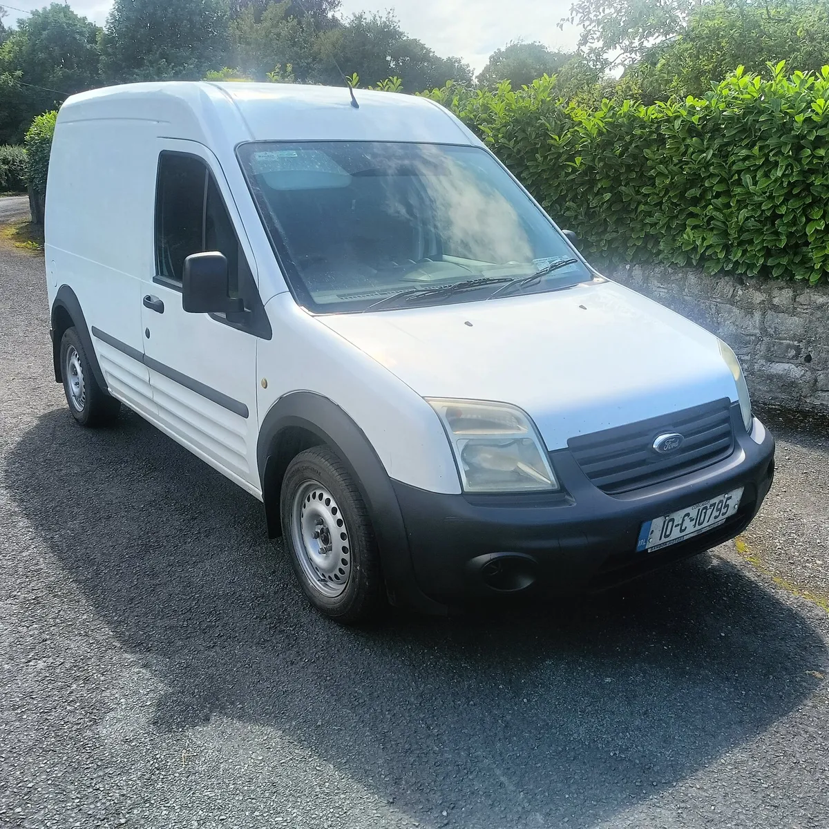 2010 Transit Connect lwb 1.8. doe 9/25,tax 6/25 - Image 2