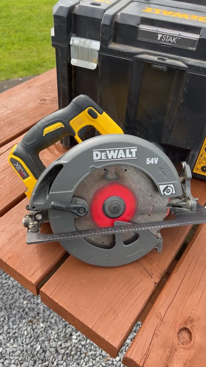 Dewalt DCS575 - Image 1