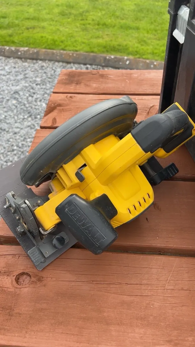 Dewalt DCS575 - Image 2