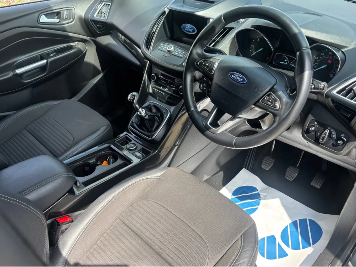 Ford Kuga 2.0 TDCI TITANIUM 2WD 150 150PS 5DR - Image 3