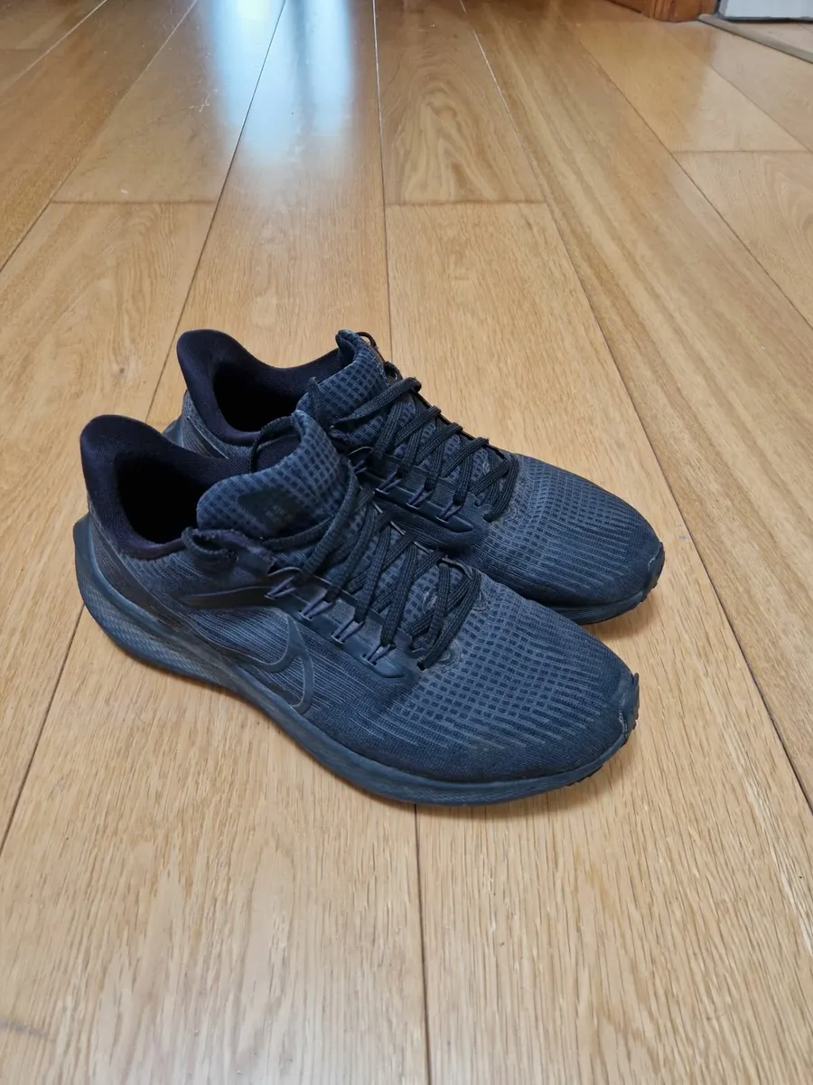 Nike air zoom pegasus size 8 - Image 1