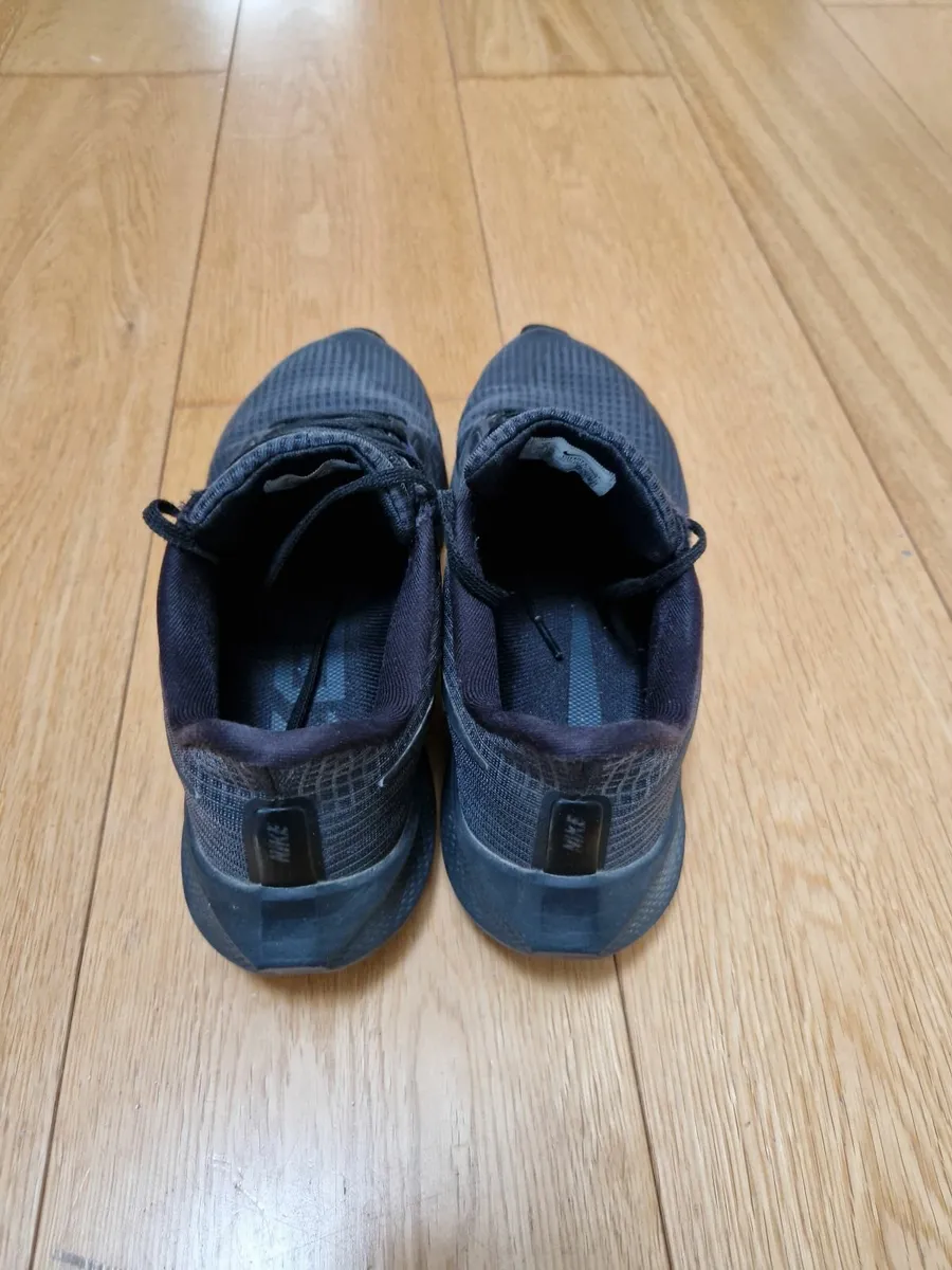 Nike air zoom pegasus size 8 - Image 3