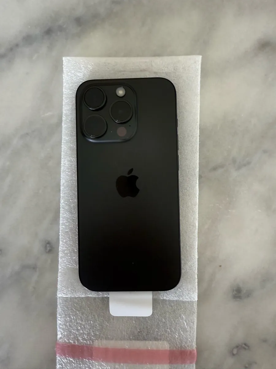 iPhone 15 pro 256gb - Image 2