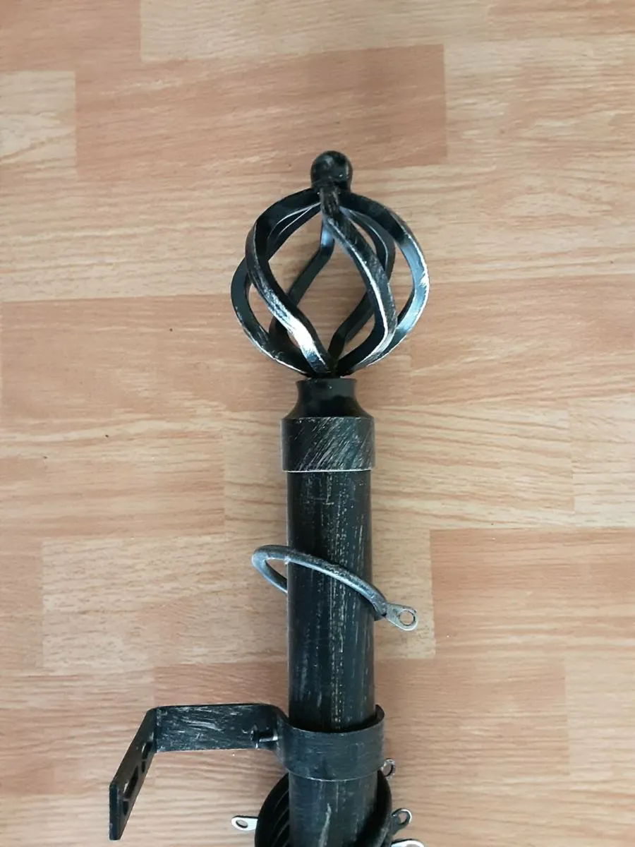 Extendable Brushed Black/Silver Metal Curtain Pole - Image 2