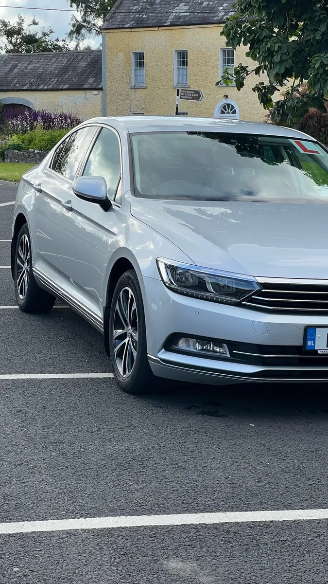 Volkswagen Passat - Image 2