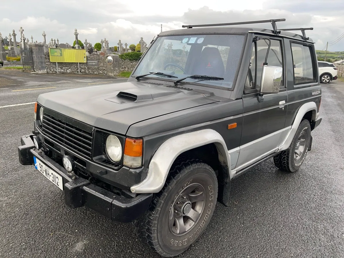 1990 Mitsubishi Pajero - Image 2