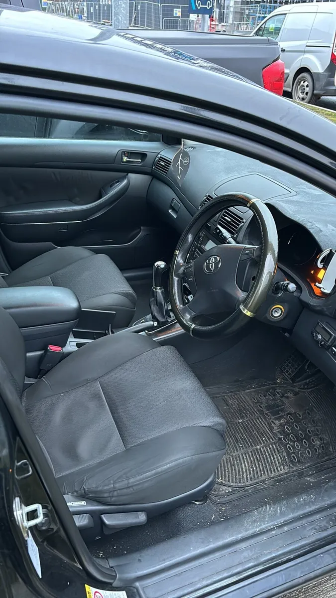 Toyota avensis - Image 4