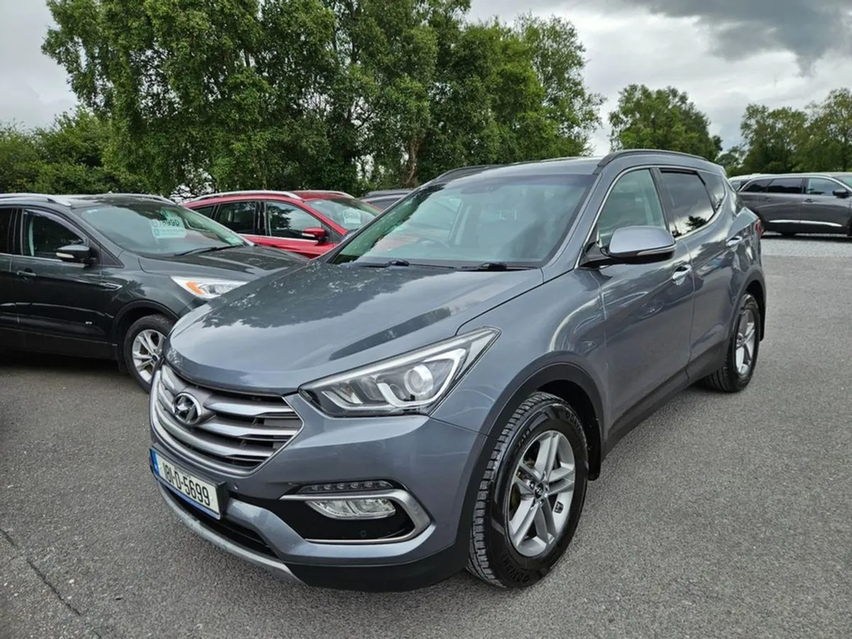 Hyundai Santa Fe Executive Automatic - Image 3