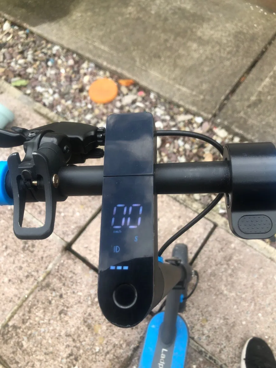 E scooter - Image 2