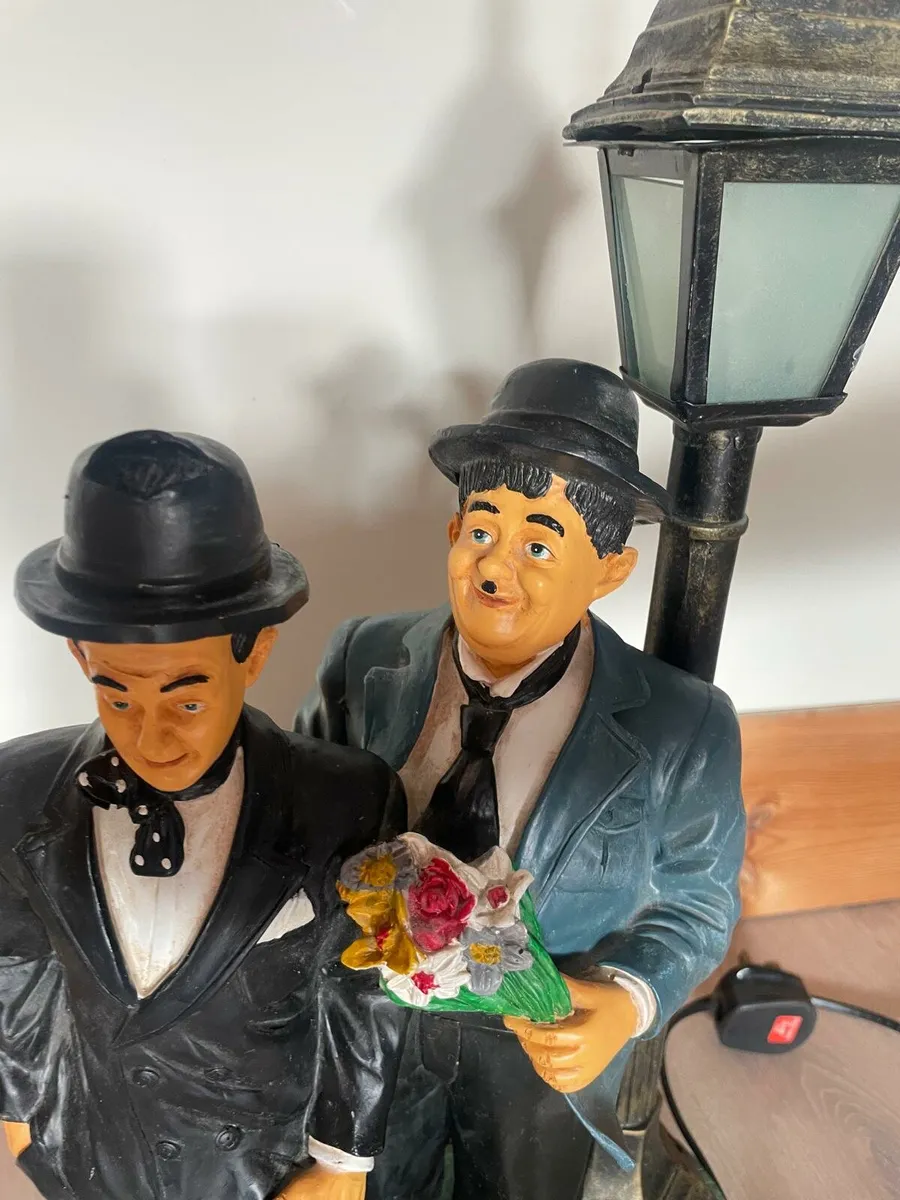 Laurel and Hardy Lamp - Image 4