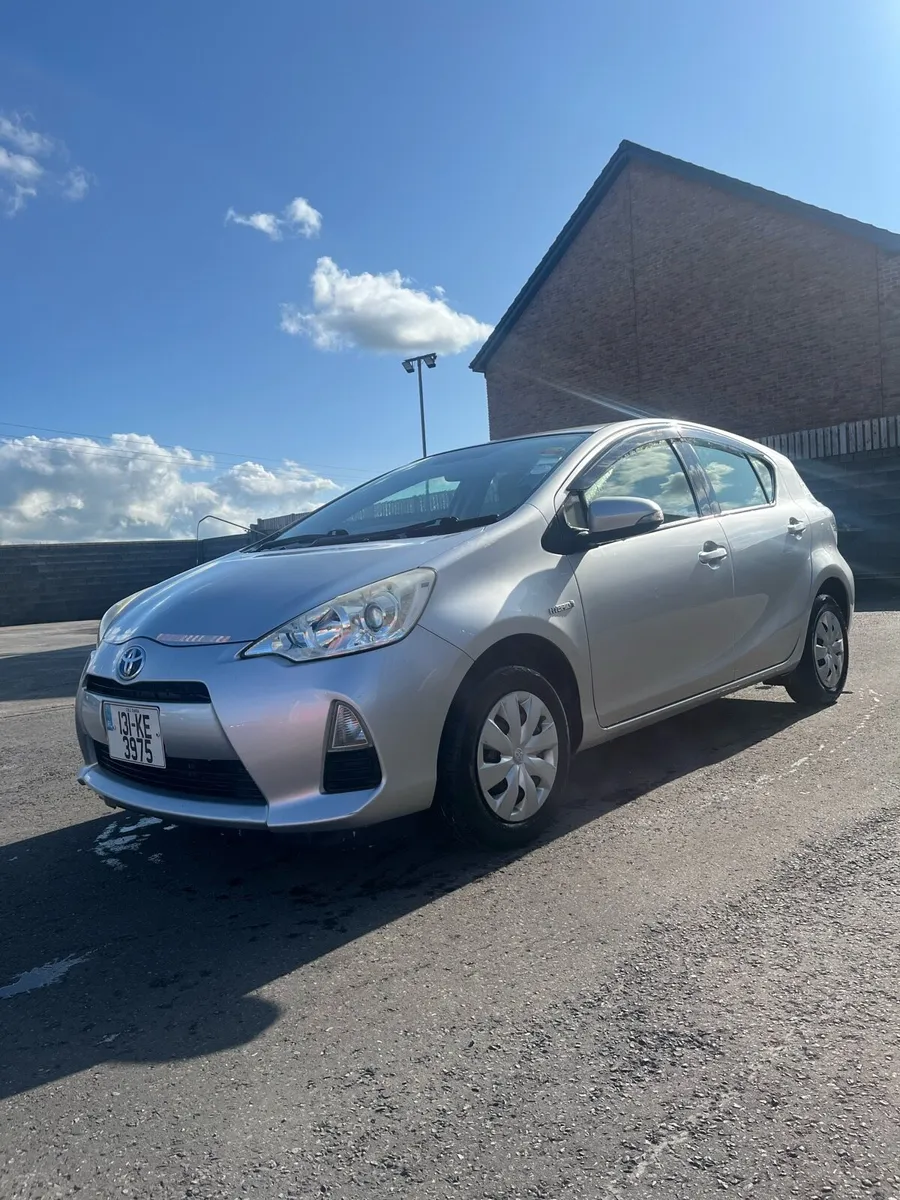 Car - Image 2