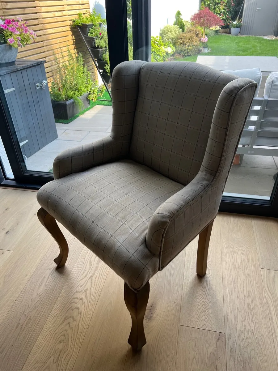 Wood beige chair and deco pillow - Image 2