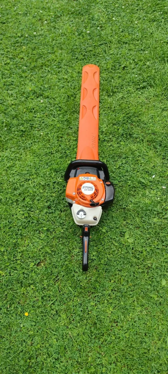 Stihl HS 82 R hedge trimmer - Image 1