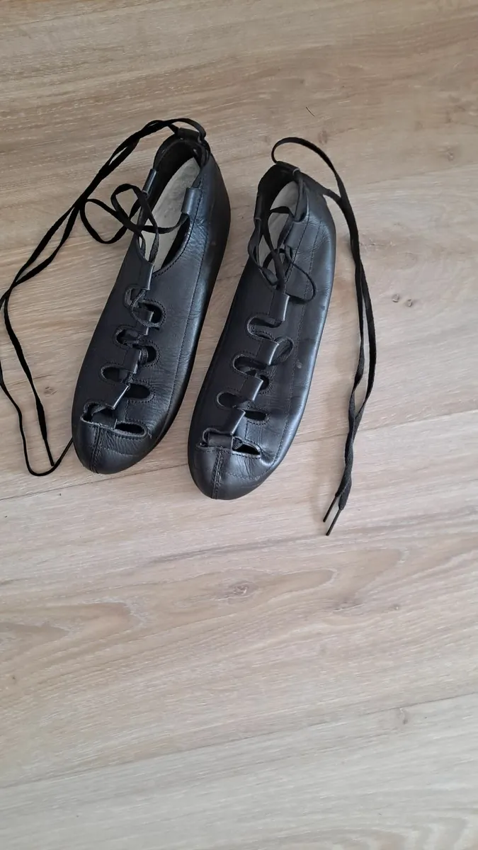 Irish dancing shoes - Image 1