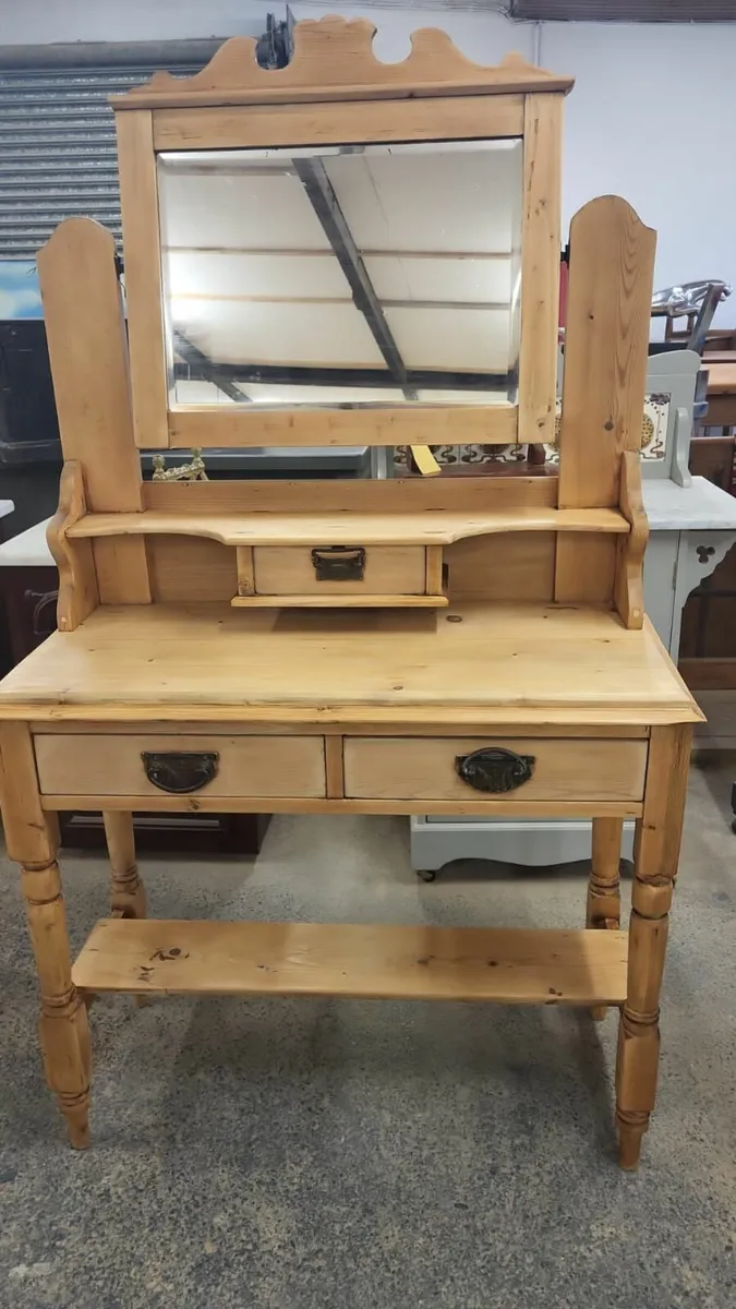 Victorian pine wash stand with mirror - Image 2