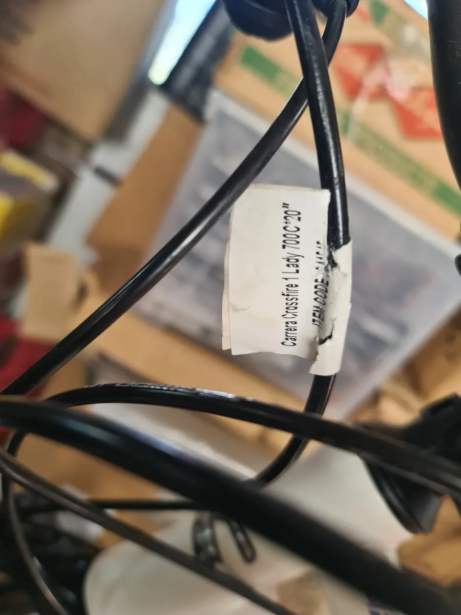 Carrera Crossfire Women’s Hybrid Bike  Like New - Image 4