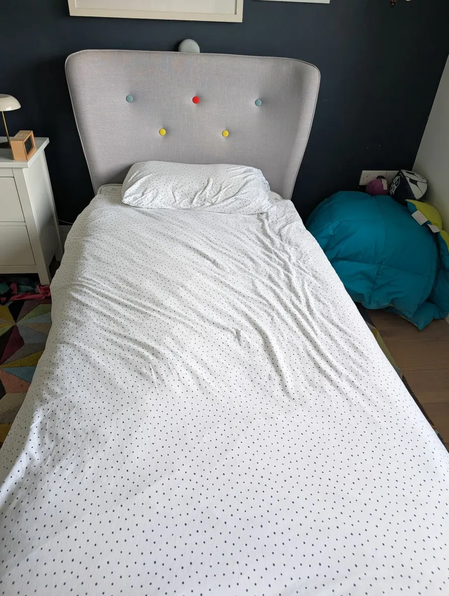 Single bed and matress - Image 2