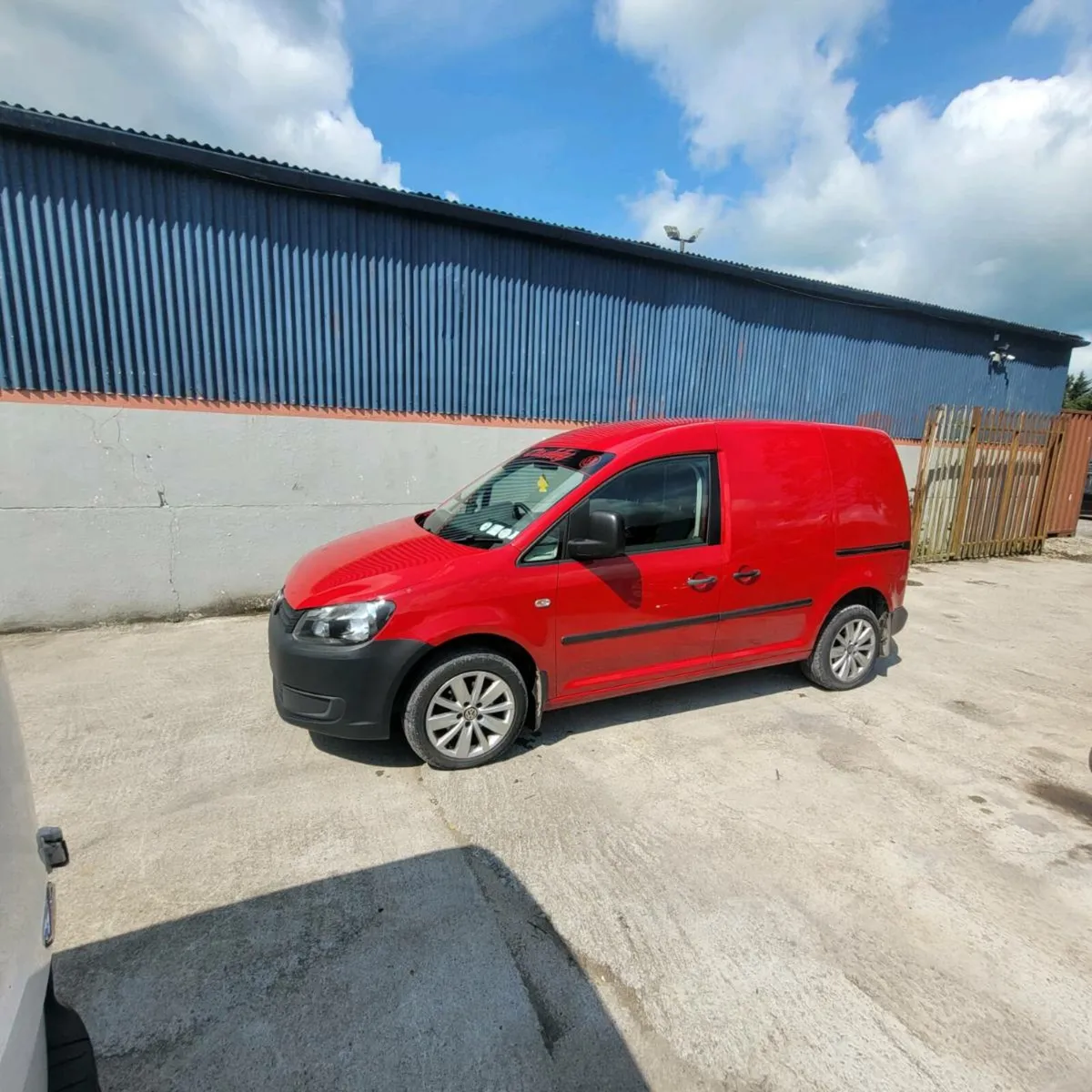 VW Caddy 2011 - Image 3