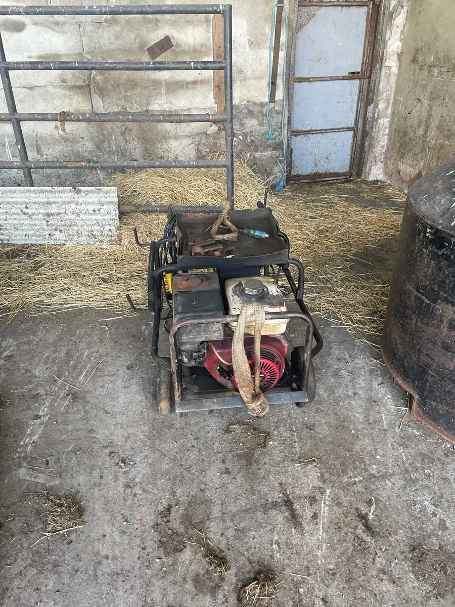 Honda GX 390 welder - Image 1