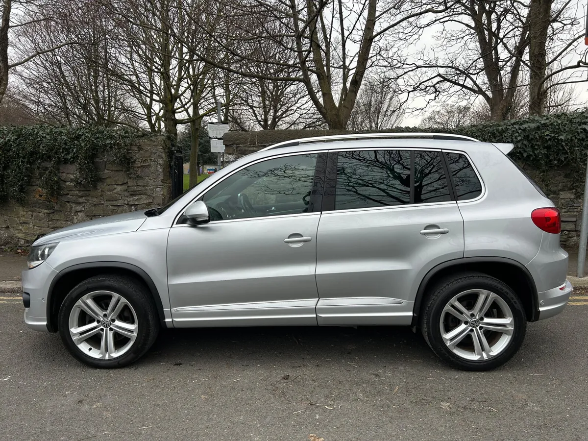 2015 VOLKSWAGEN TIGUAN R DESIGN PANORAMIC SUNROOF - Image 4