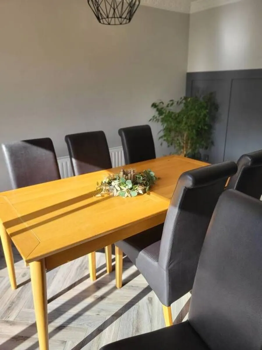 kitchen table and chairs - Image 3