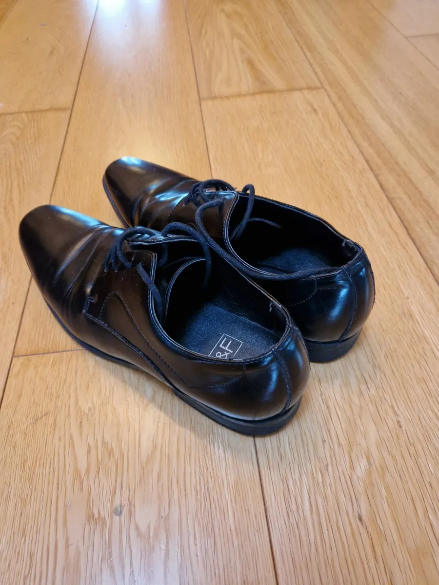 F&F mens dress shoes size 7 - Image 3