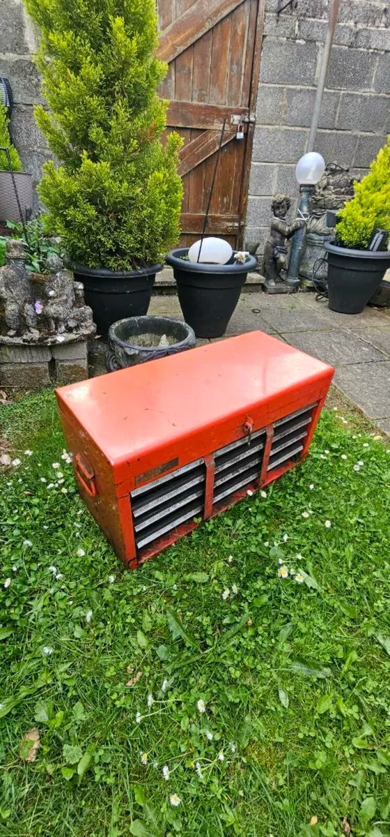 Fully Loaded Mechanics tool chest. - Image 1