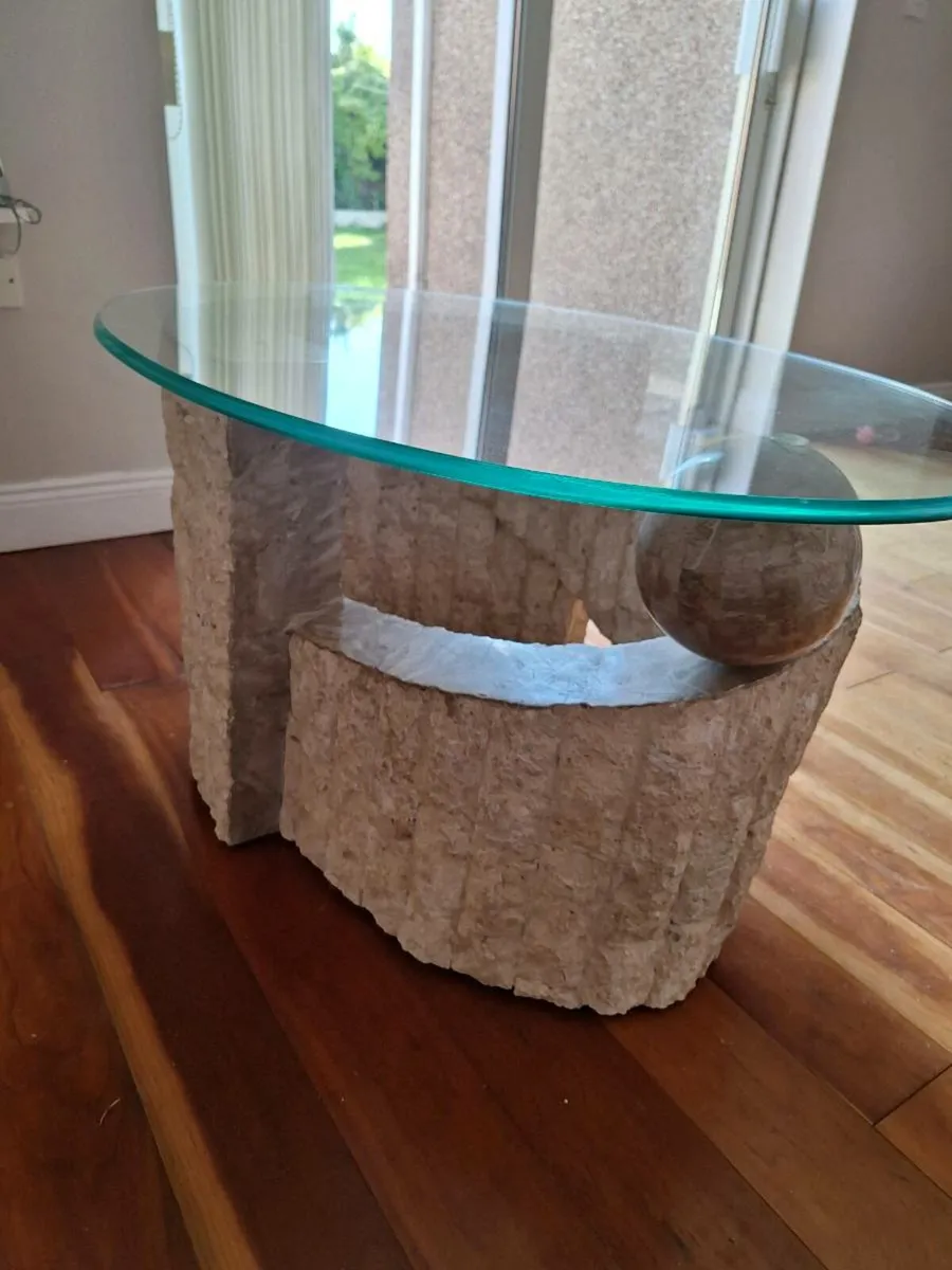Stone/marble coffee table with glass top - Image 3