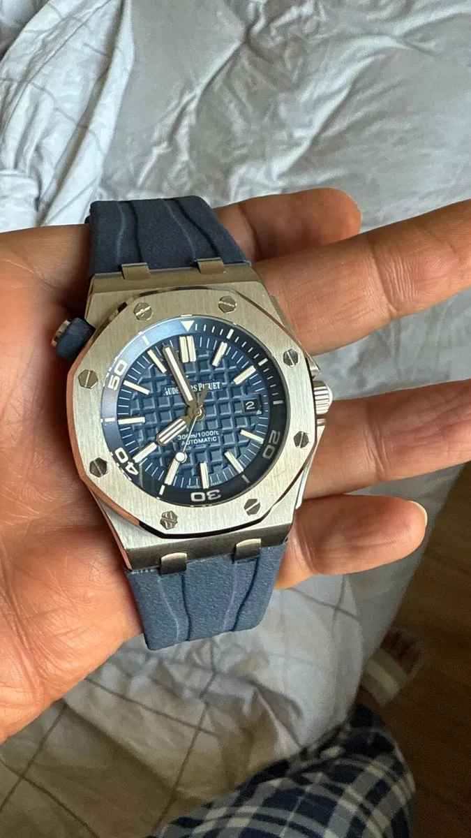 Watch man - Image 1