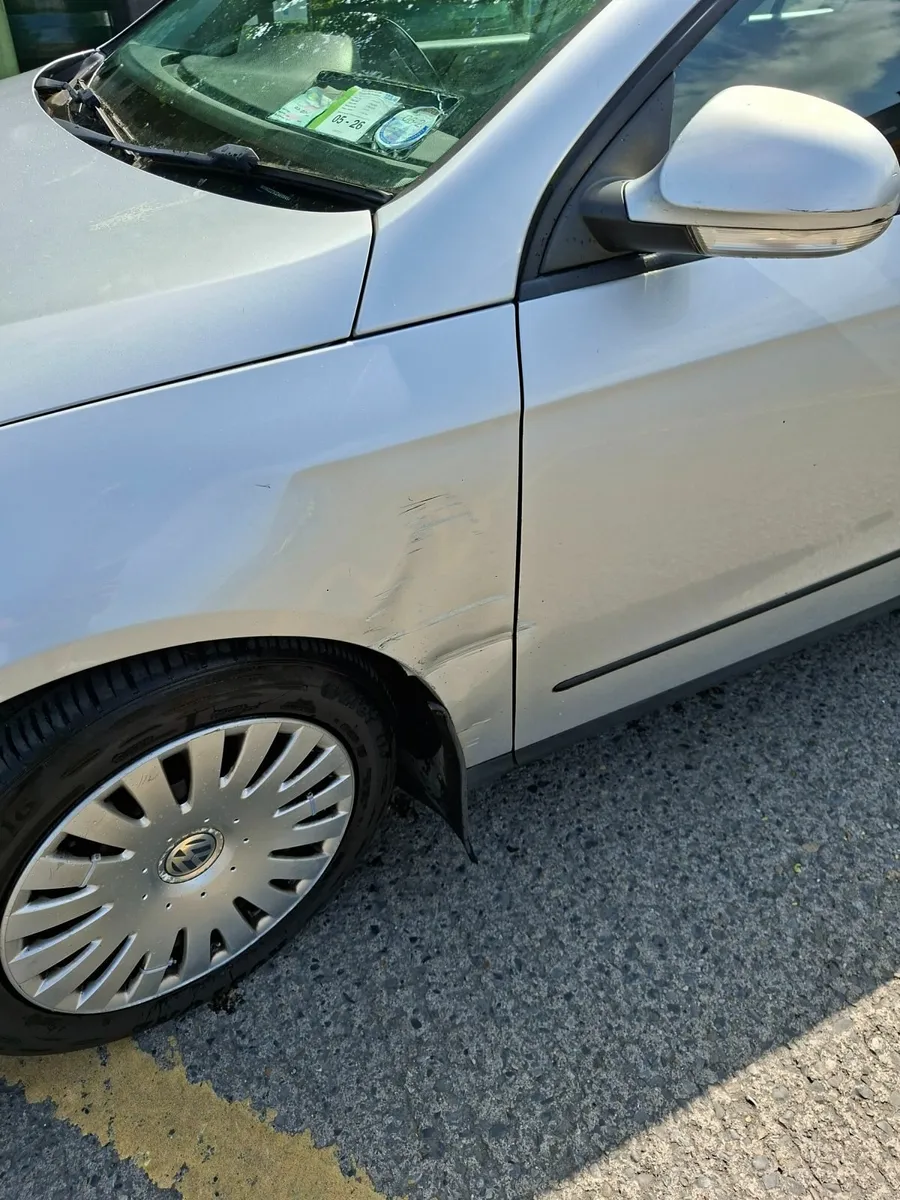 Volkswagen Passat 2010 - Image 3