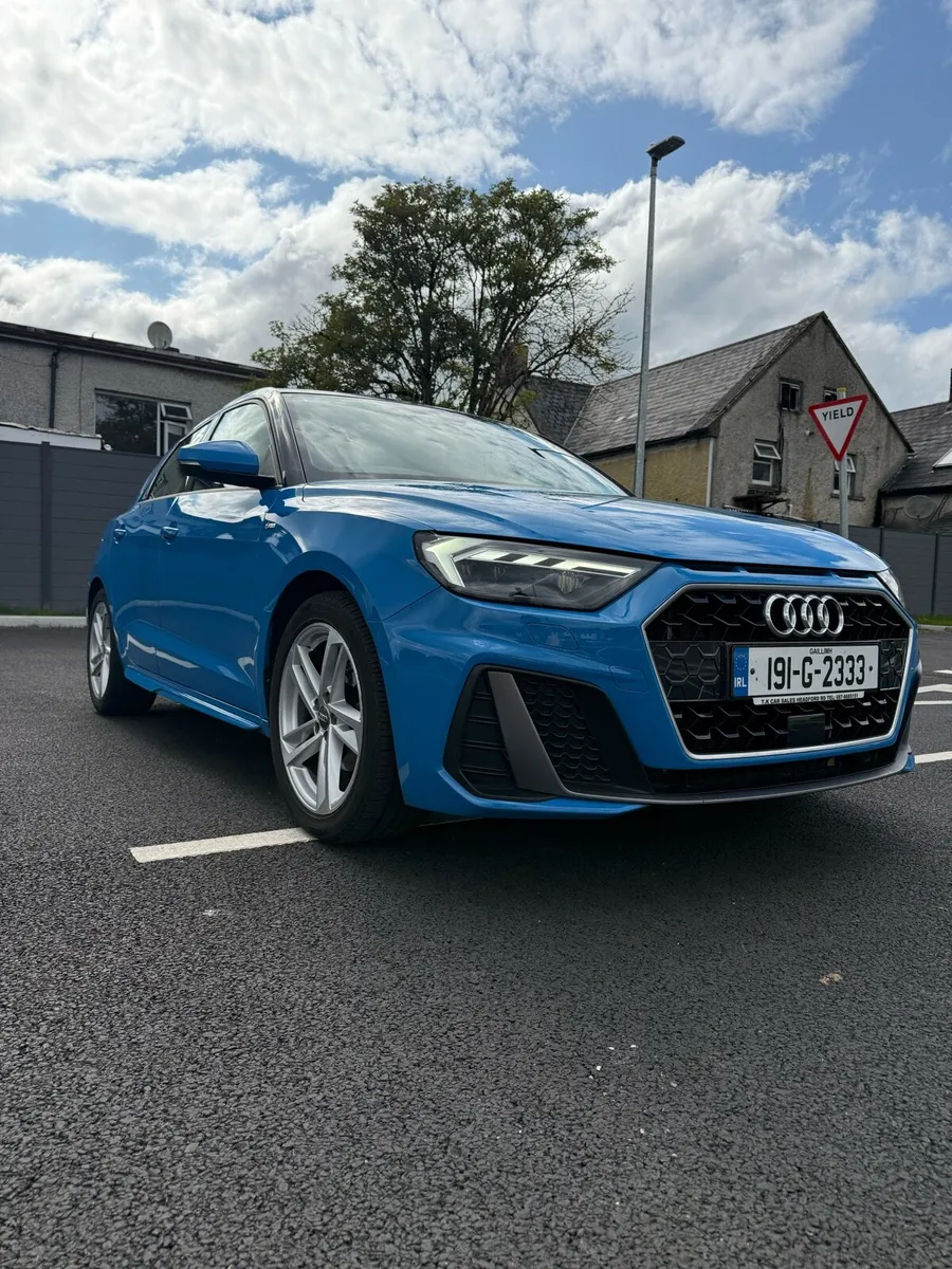 AUDI A1 S-Line (2019) Blue 1.0 L petrol - Image 1