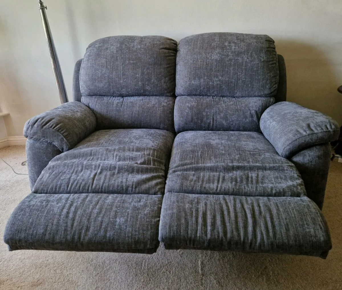 Manual Recliner Sofa - Image 2