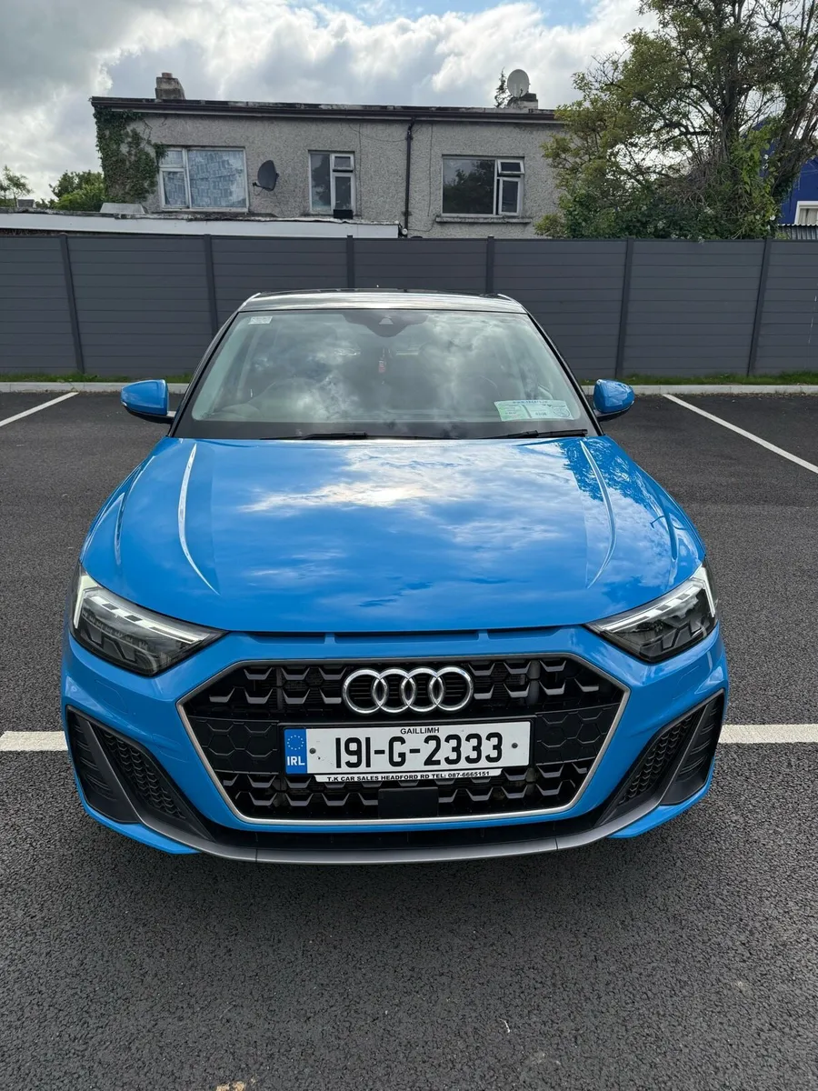 AUDI A1 S-Line (2019) Blue 1.0 L petrol - Image 2